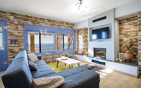 Maritinas Stone House & Apartment On The Beach